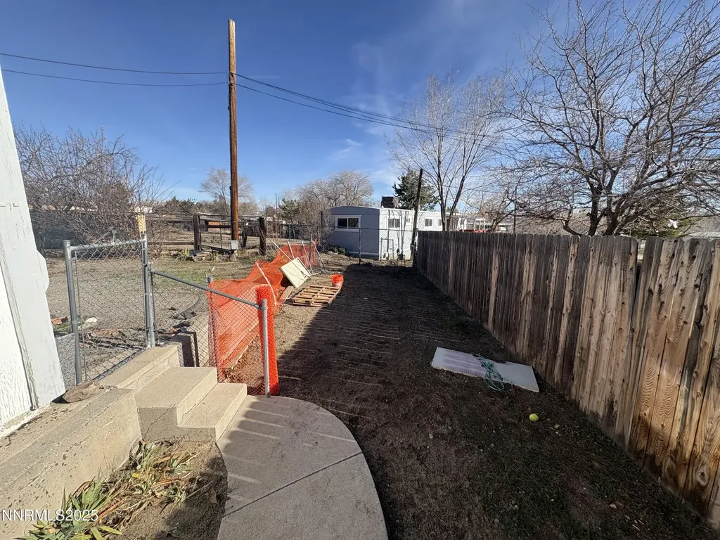 5884 Leon Sun Valley NV 89433