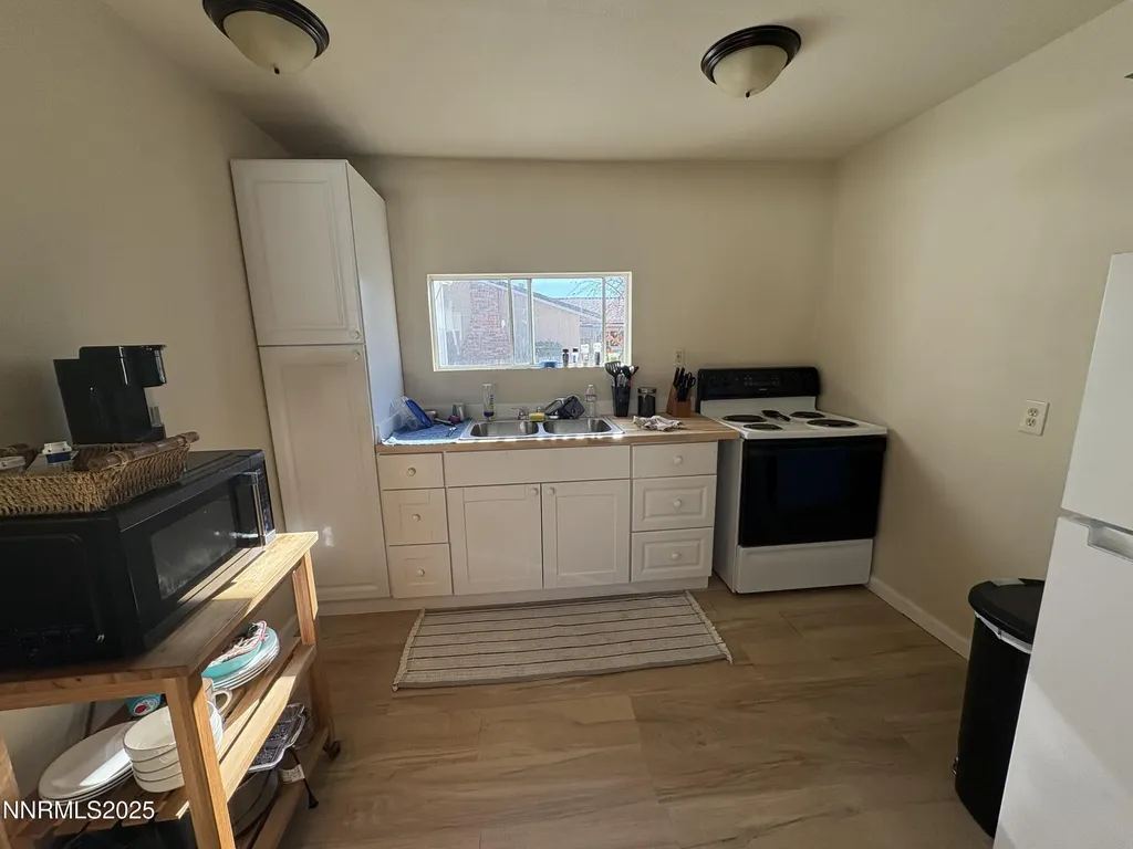 5884 Leon Sun Valley NV 89433