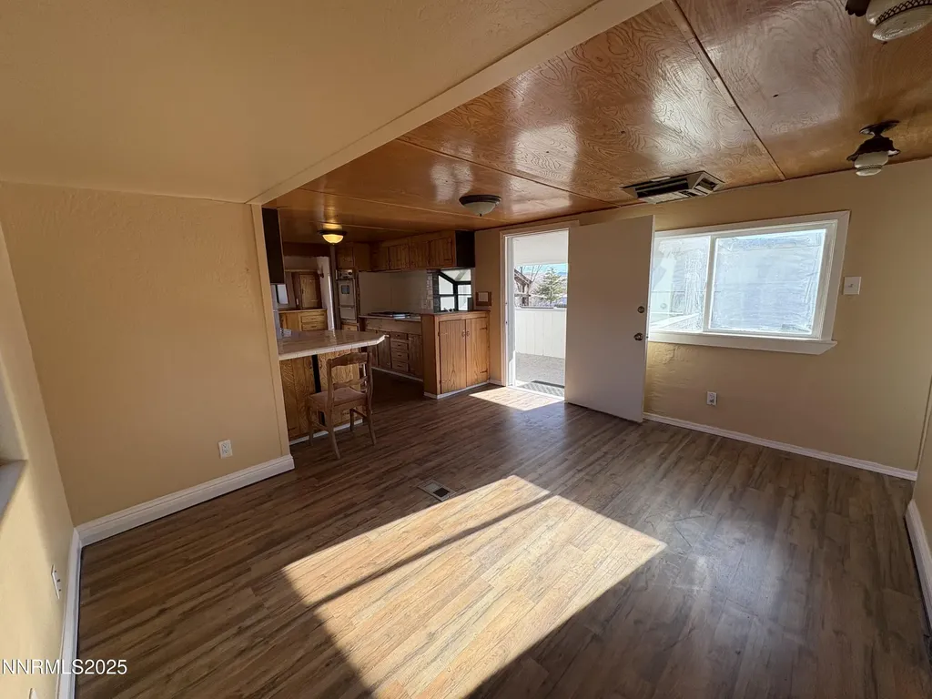 5884 Leon Sun Valley NV 89433