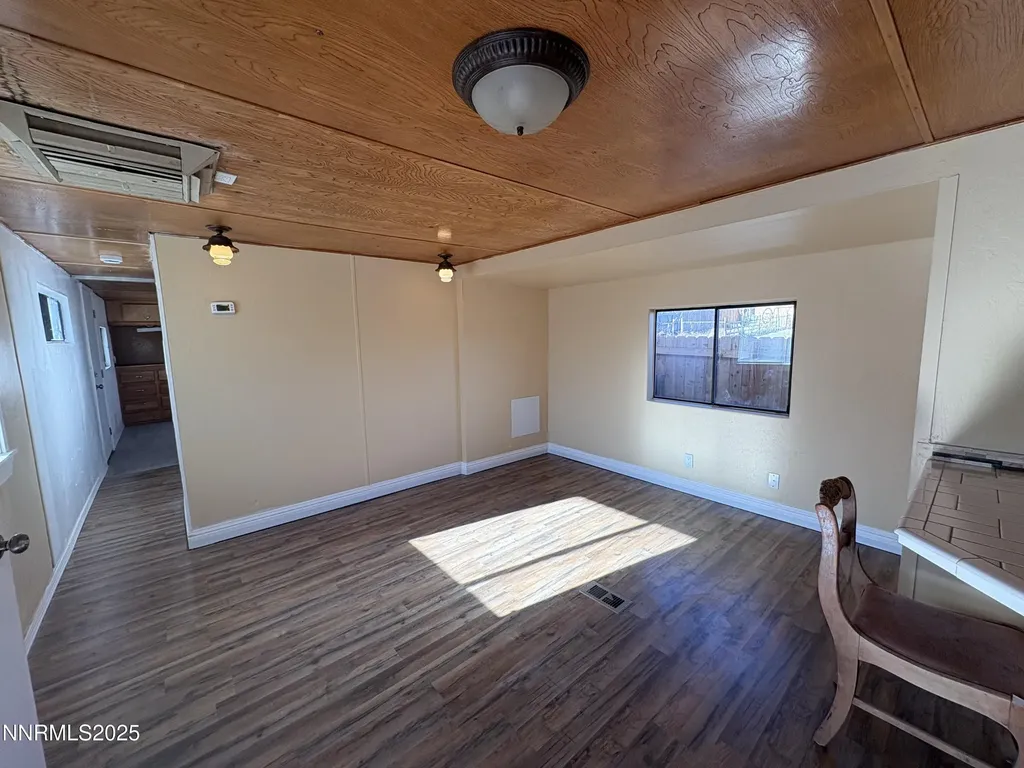 5884 Leon Sun Valley NV 89433