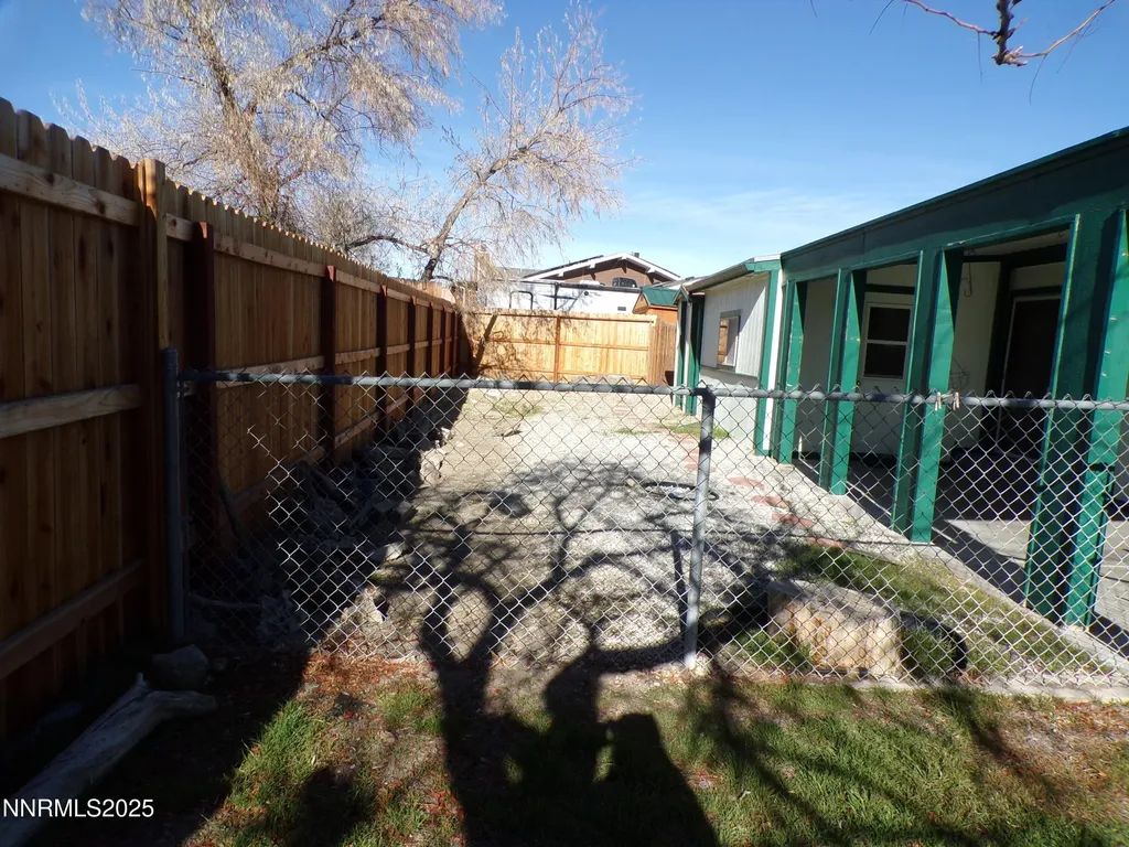 305 Parkland Fernley NV 89408