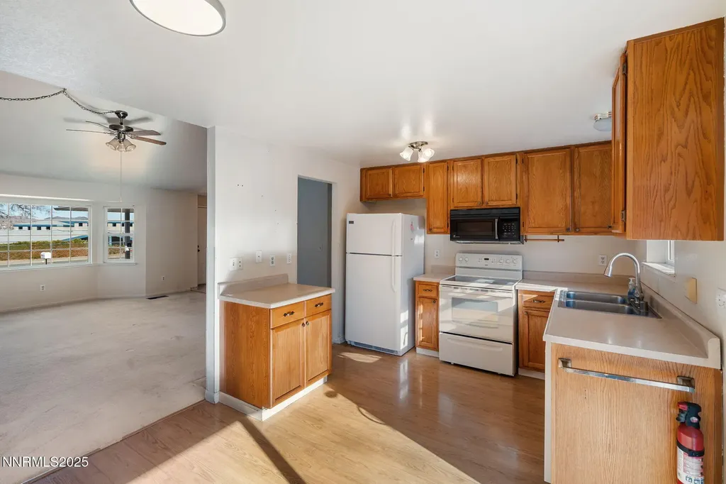 8696 Red Baron Reno NV 89506