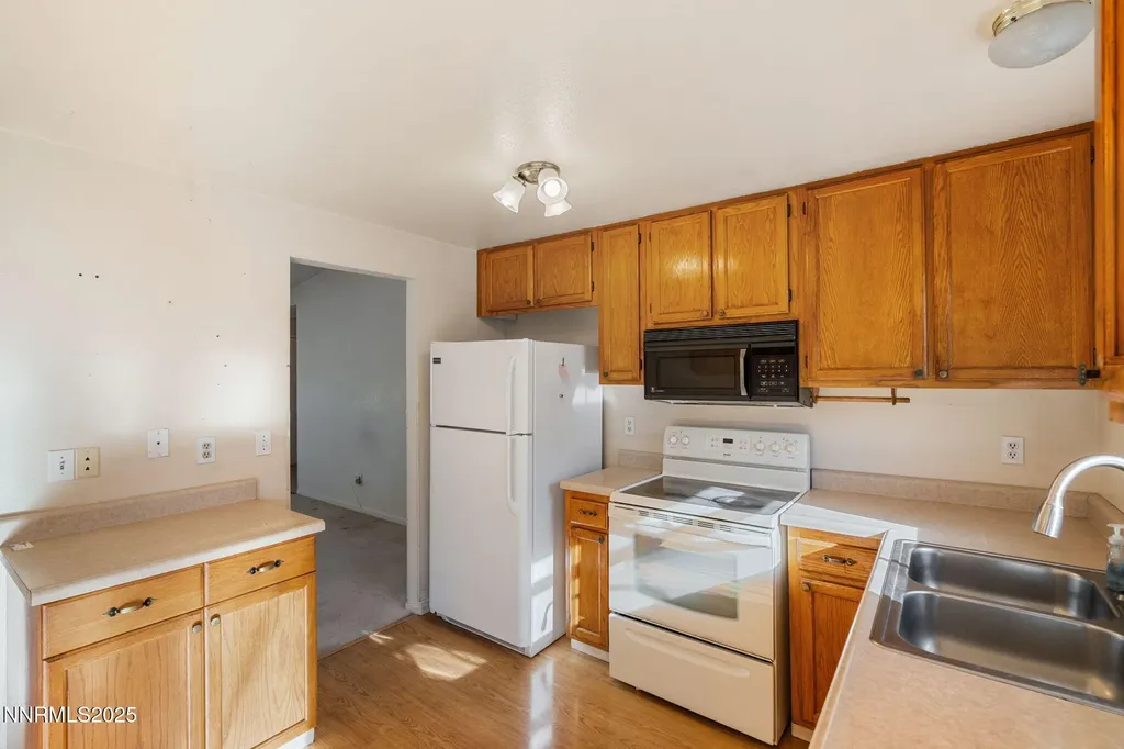 8696 Red Baron Reno NV 89506