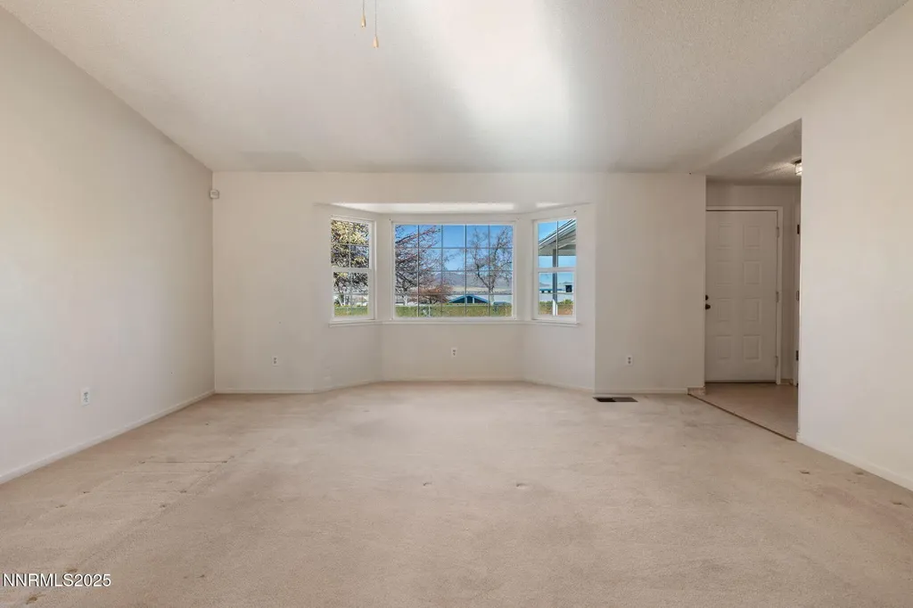 8696 Red Baron Reno NV 89506