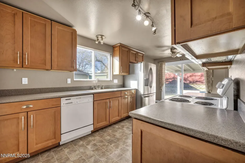 3241 Edna Sparks NV 89431