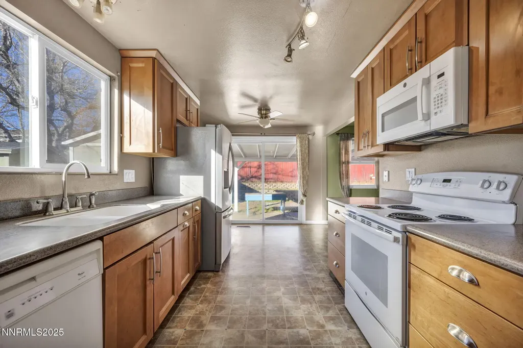 3241 Edna Sparks NV 89431