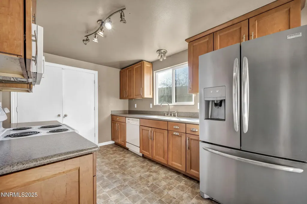 3241 Edna Sparks NV 89431