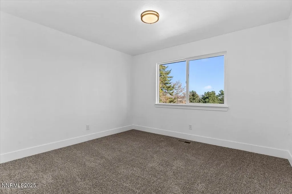10655 Silver Spur Reno NV 89508