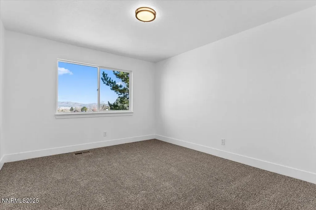 10655 Silver Spur Reno NV 89508