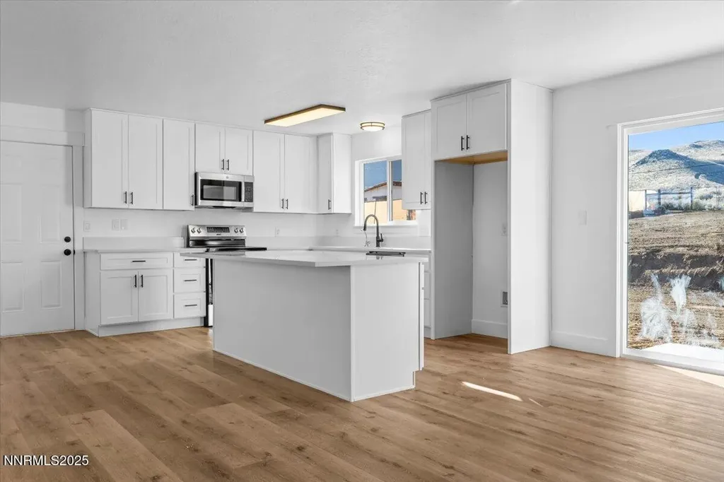 10655 Silver Spur Reno NV 89508