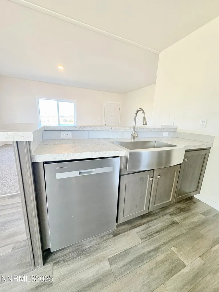 3135 Rawhide Silver Springs NV 89429