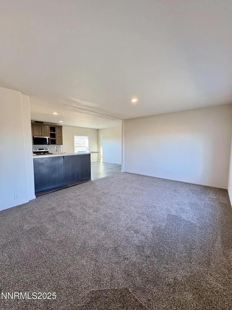 3135 Rawhide Silver Springs NV 89429