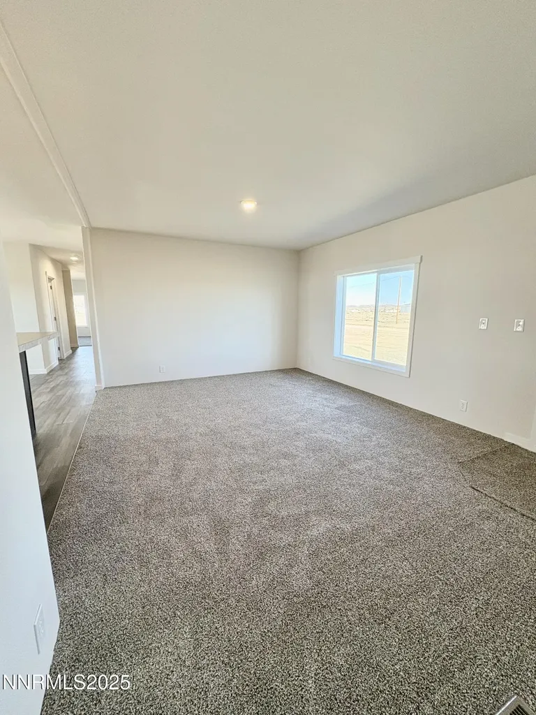 3135 Rawhide Silver Springs NV 89429
