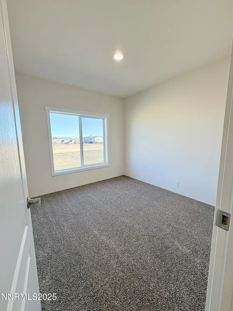 3135 Rawhide Silver Springs NV 89429