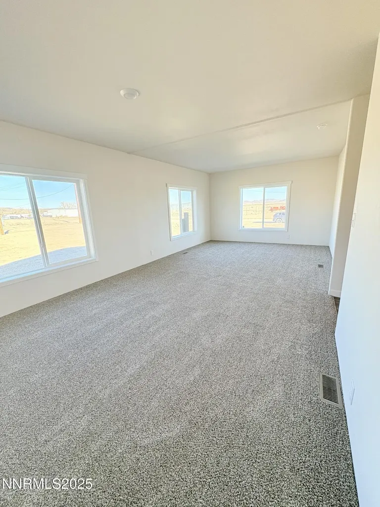 3135 Rawhide Silver Springs NV 89429