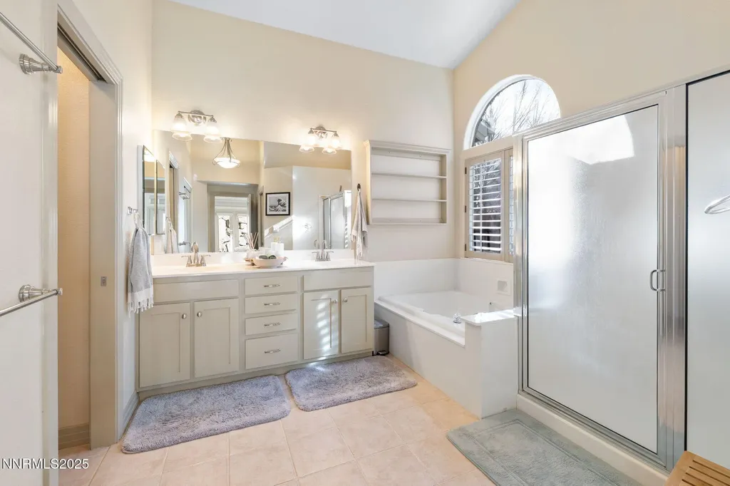 2255 Hogan Reno NV 89523