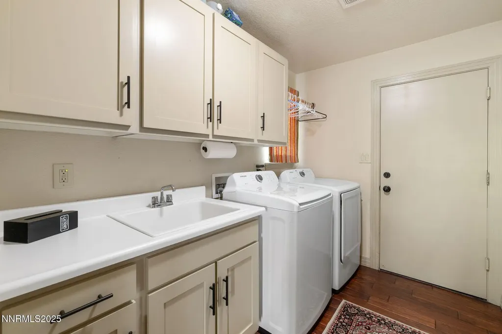 2255 Hogan Reno NV 89523