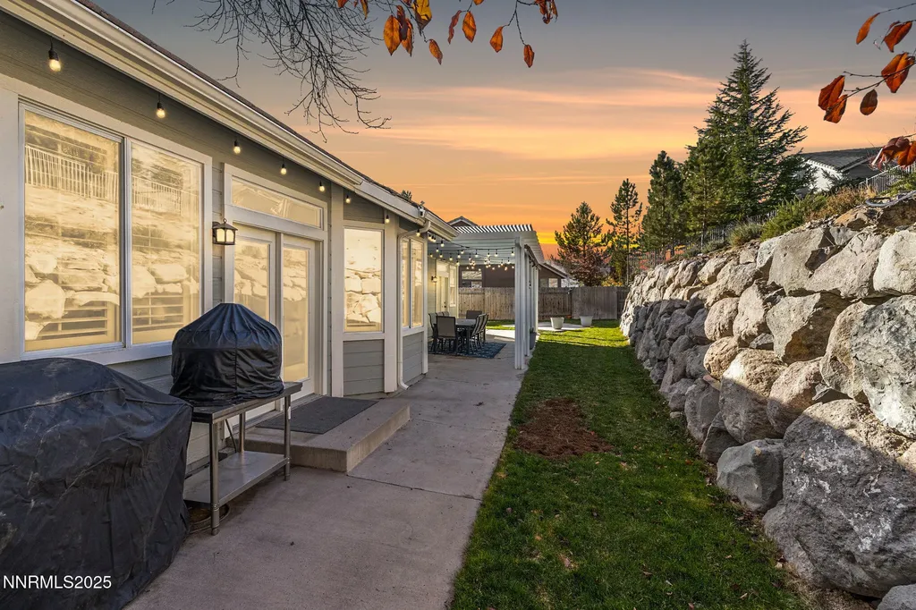 2255 Hogan Reno NV 89523