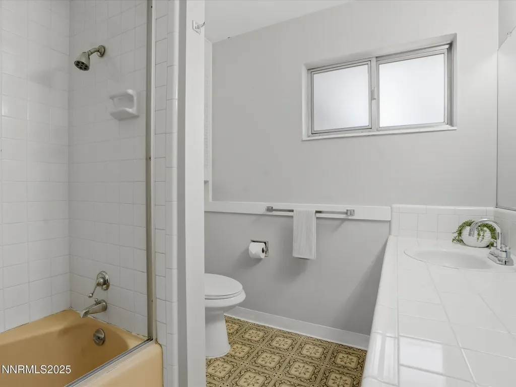 960 12th Reno NV 89503
