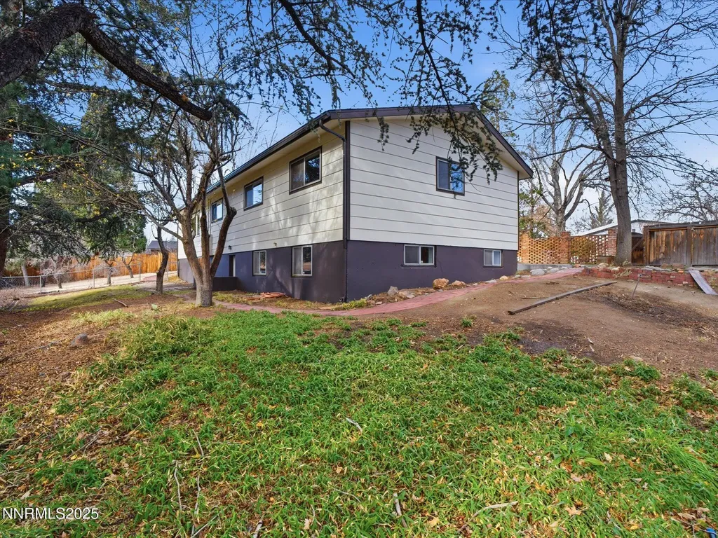 960 12th Reno NV 89503