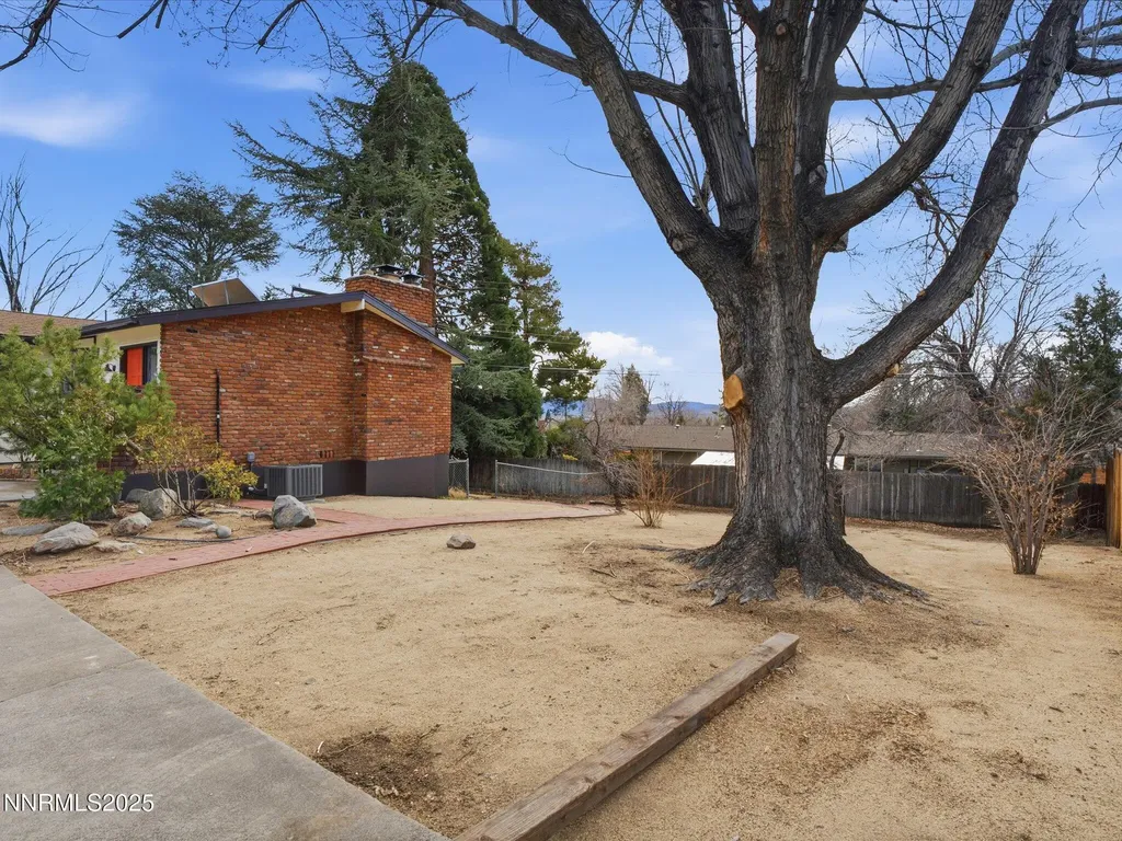 960 12th Reno NV 89503