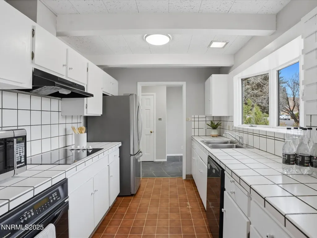 960 12th Reno NV 89503