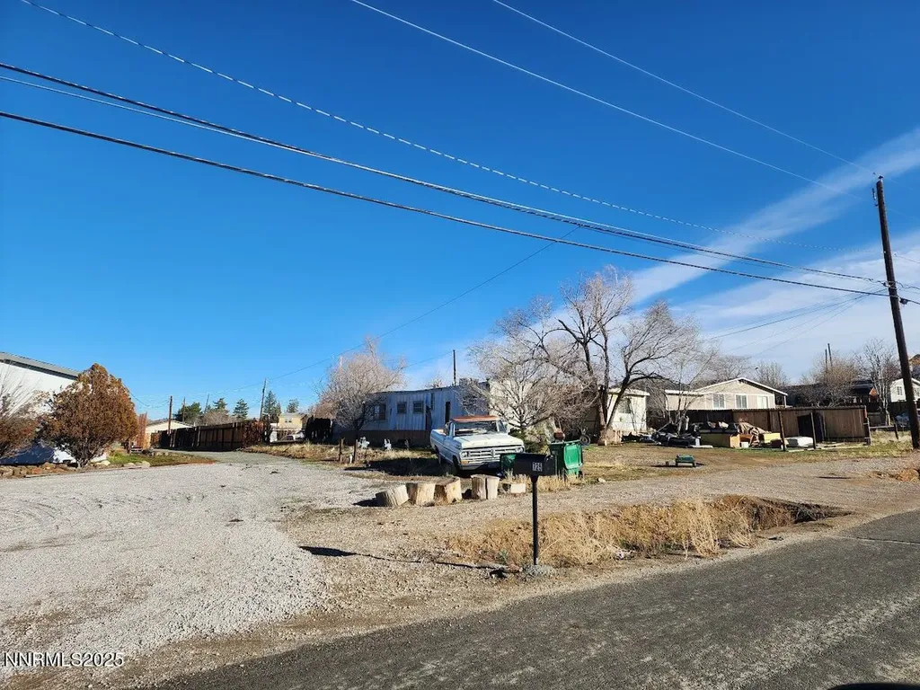 735 4th Sun Valley NV 89433