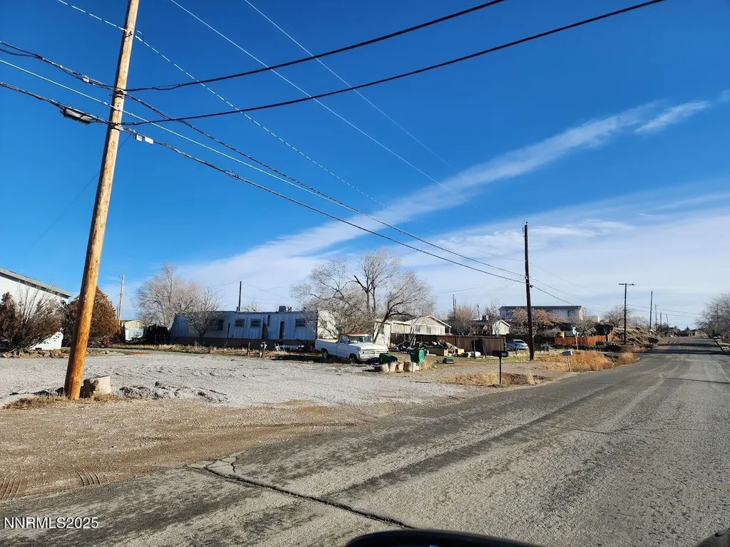 735 4th Sun Valley NV 89433