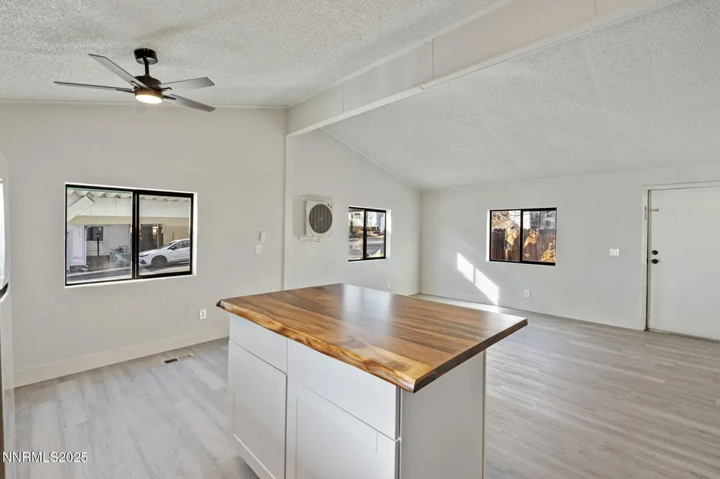 2720 Dahlia Reno NV 89512