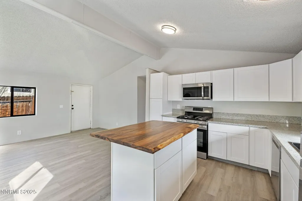 2720 Dahlia Reno NV 89512