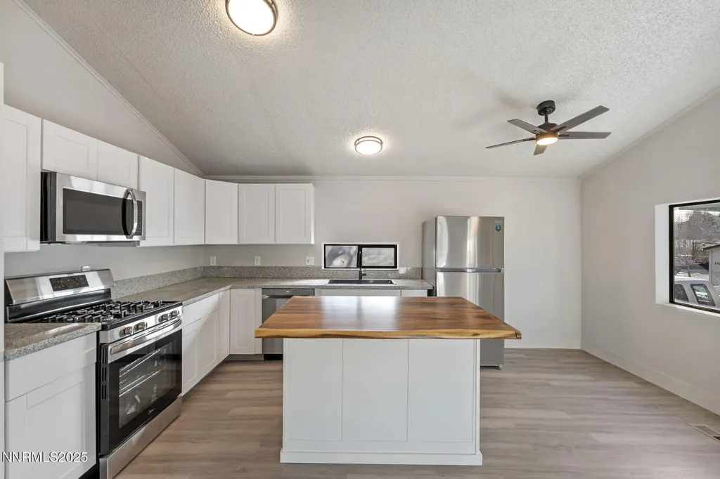 2720 Dahlia Reno NV 89512
