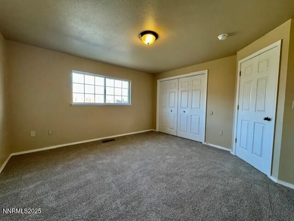 2044 Lonnie Dayton NV 89403