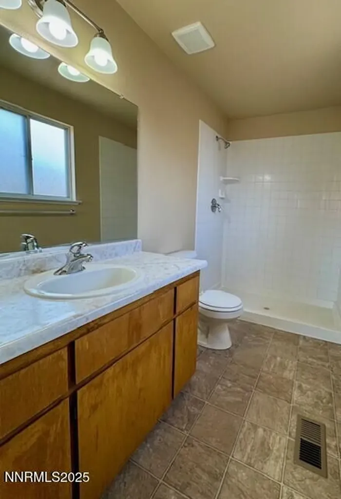 2044 Lonnie Dayton NV 89403