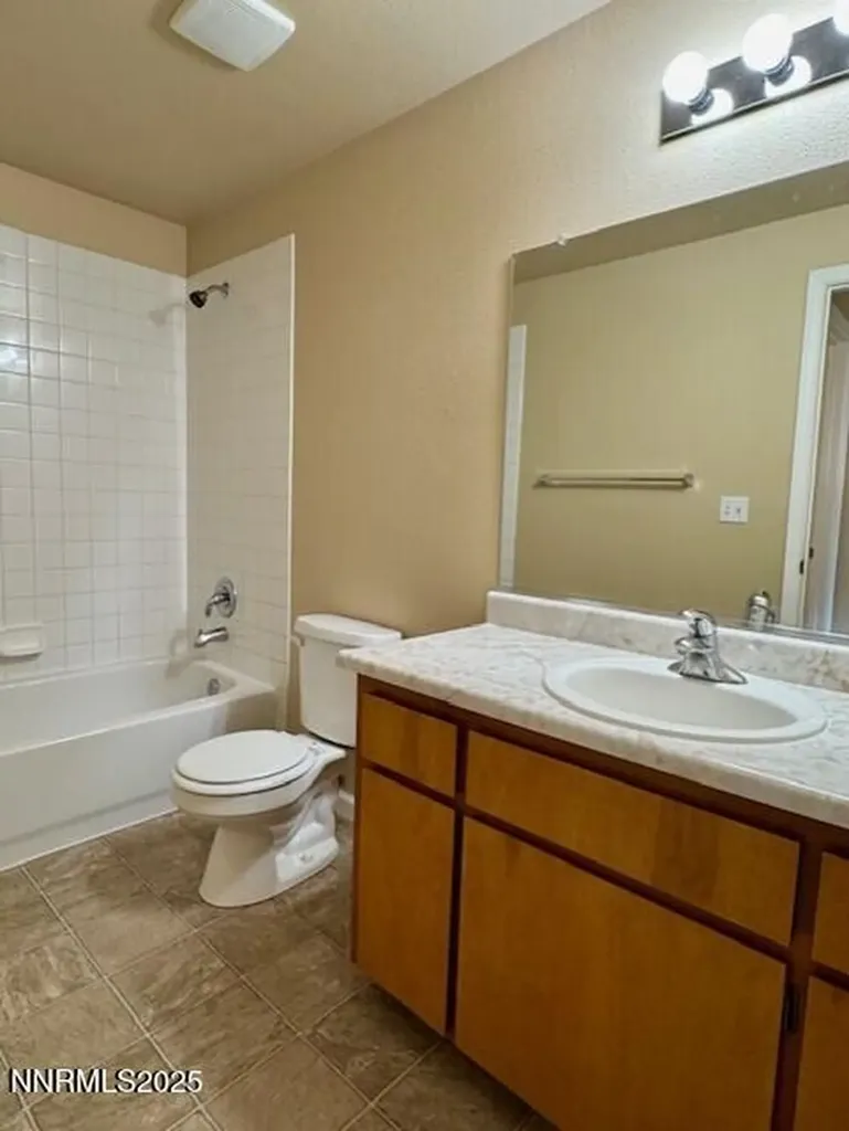 2044 Lonnie Dayton NV 89403