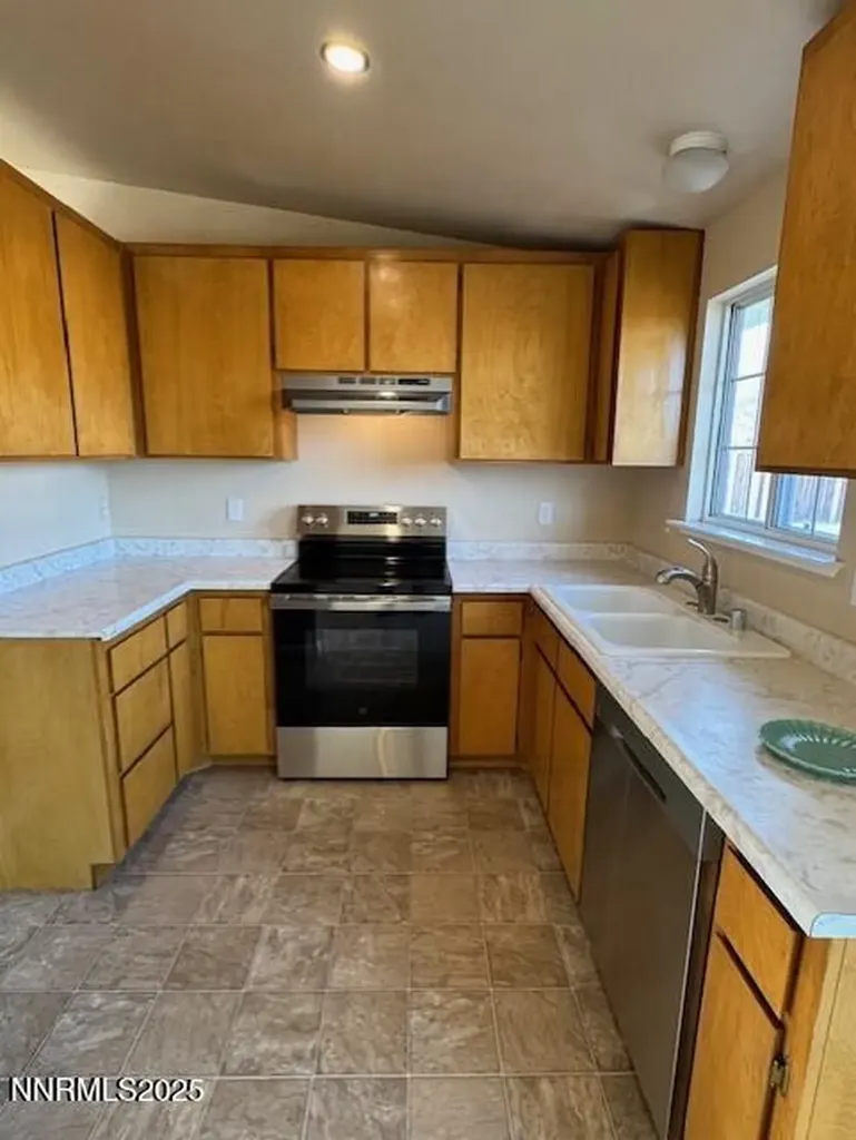 2044 Lonnie Dayton NV 89403