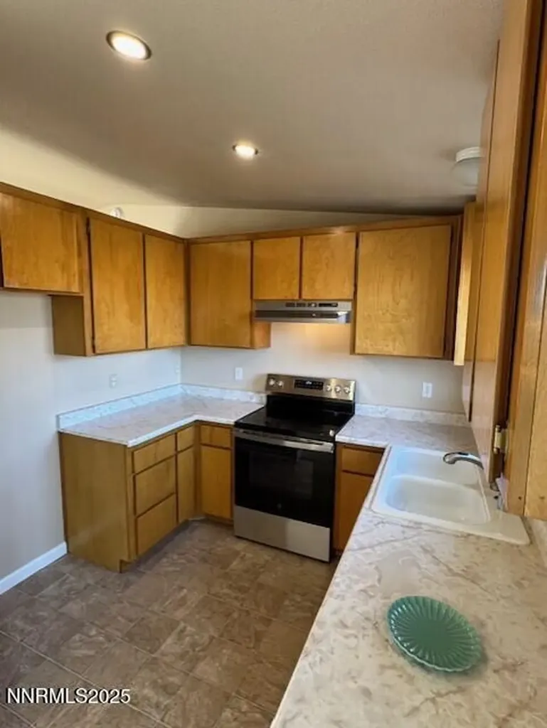 2044 Lonnie Dayton NV 89403