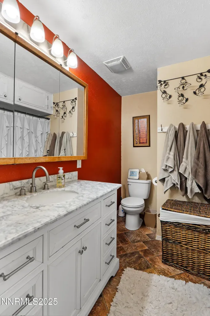 1564 Mizpah Winnemucca NV 89445