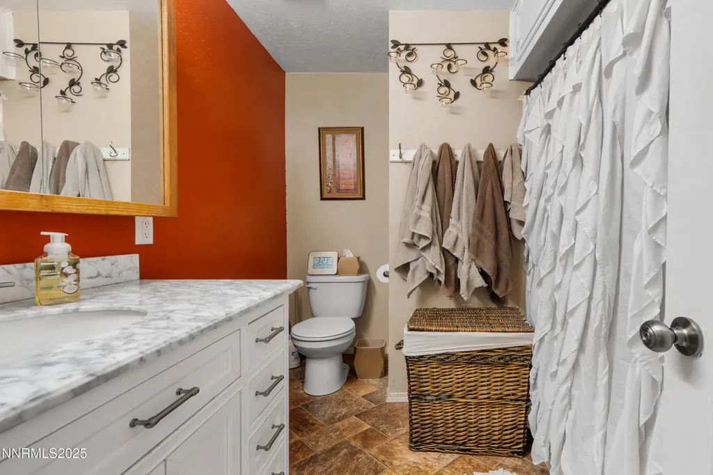 1564 Mizpah Winnemucca NV 89445