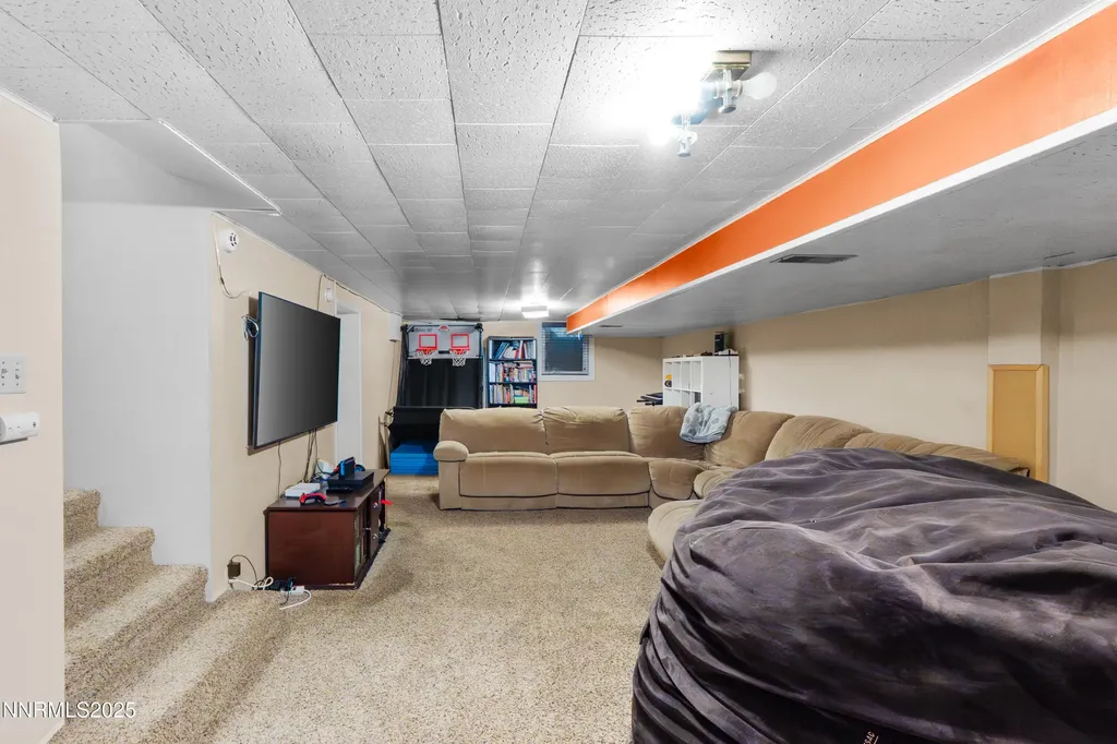 1564 Mizpah Winnemucca NV 89445