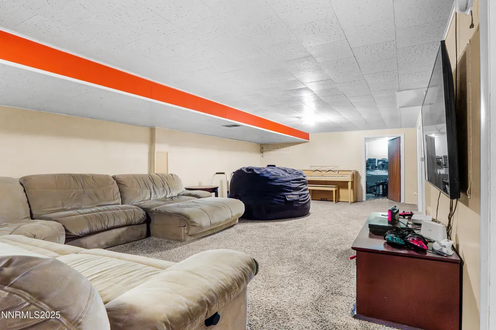 1564 Mizpah Winnemucca NV 89445