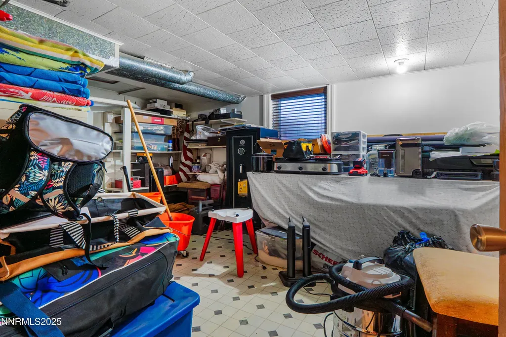 1564 Mizpah Winnemucca NV 89445