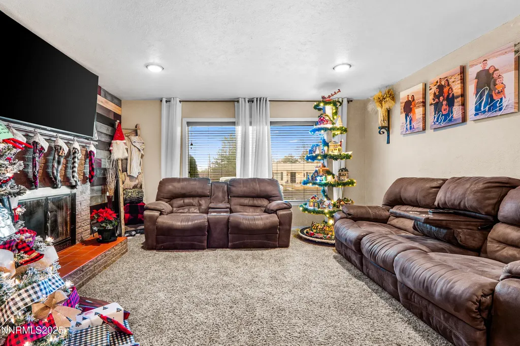 1564 Mizpah Winnemucca NV 89445