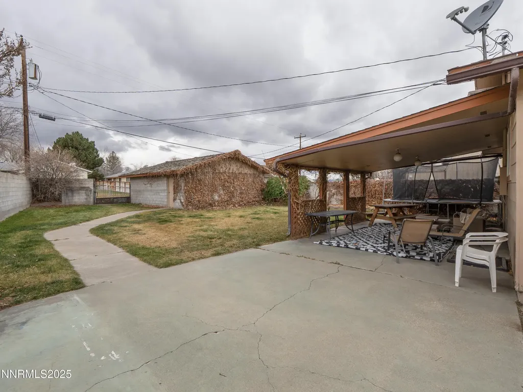 1564 Mizpah Winnemucca NV 89445