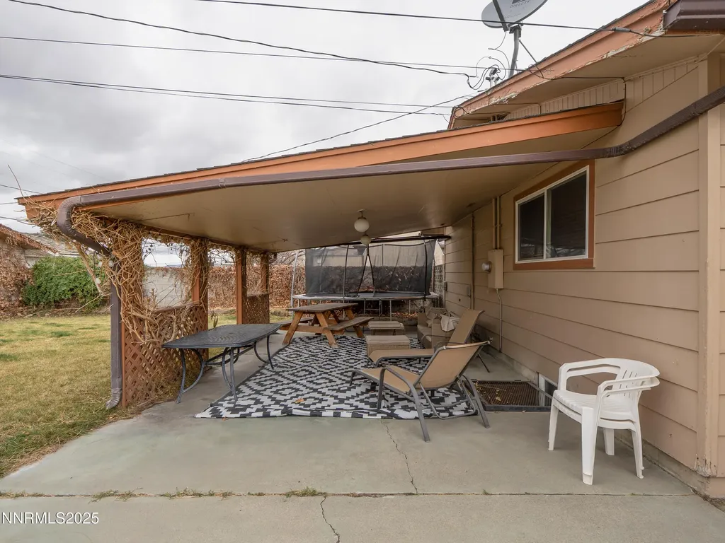 1564 Mizpah Winnemucca NV 89445