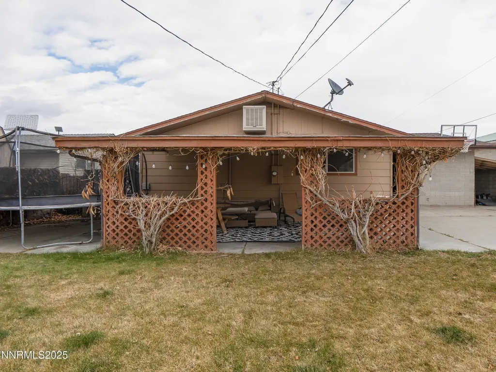 1564 Mizpah Winnemucca NV 89445