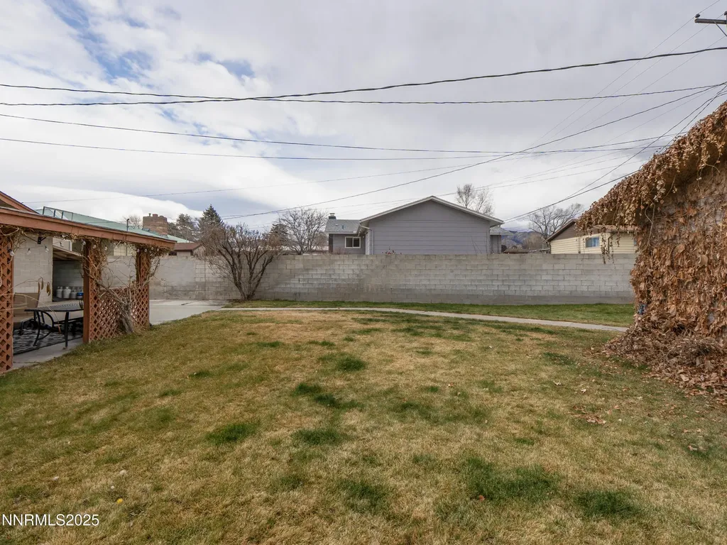 1564 Mizpah Winnemucca NV 89445