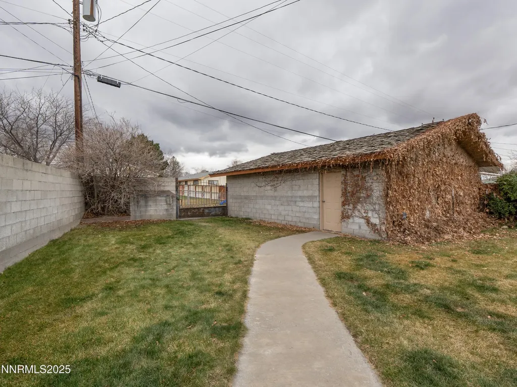 1564 Mizpah Winnemucca NV 89445