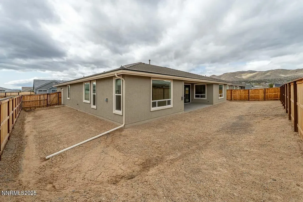 1023 Carico Valley Sparks NV 89441
