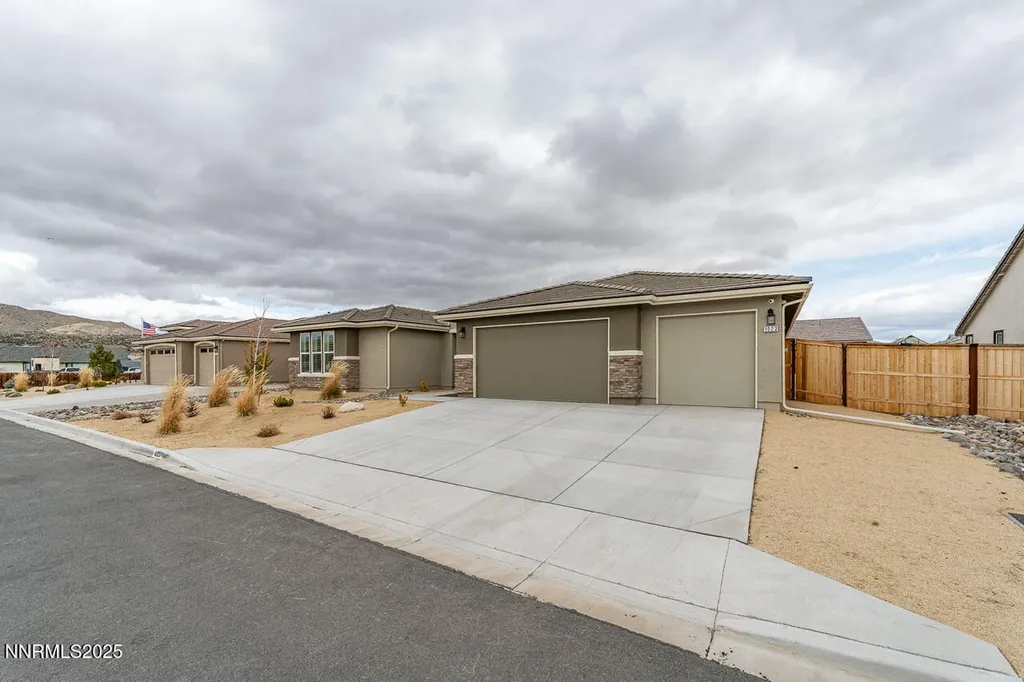 1023 Carico Valley Sparks NV 89441