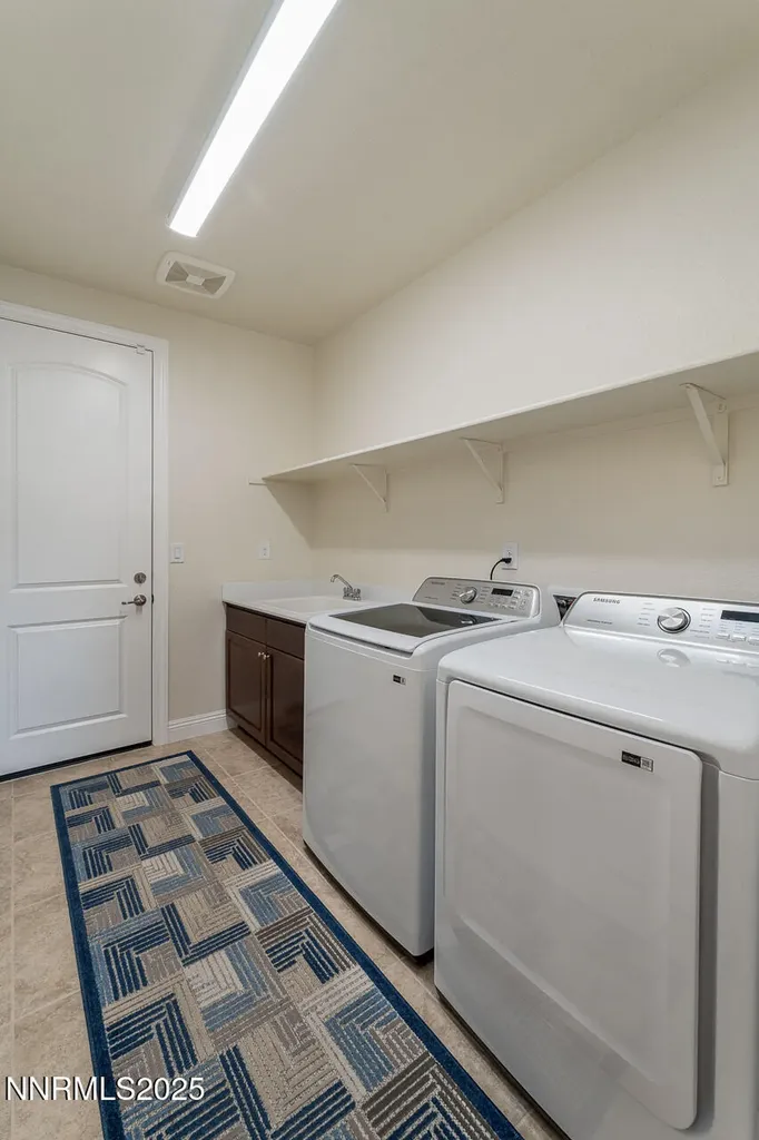 1023 Carico Valley Sparks NV 89441
